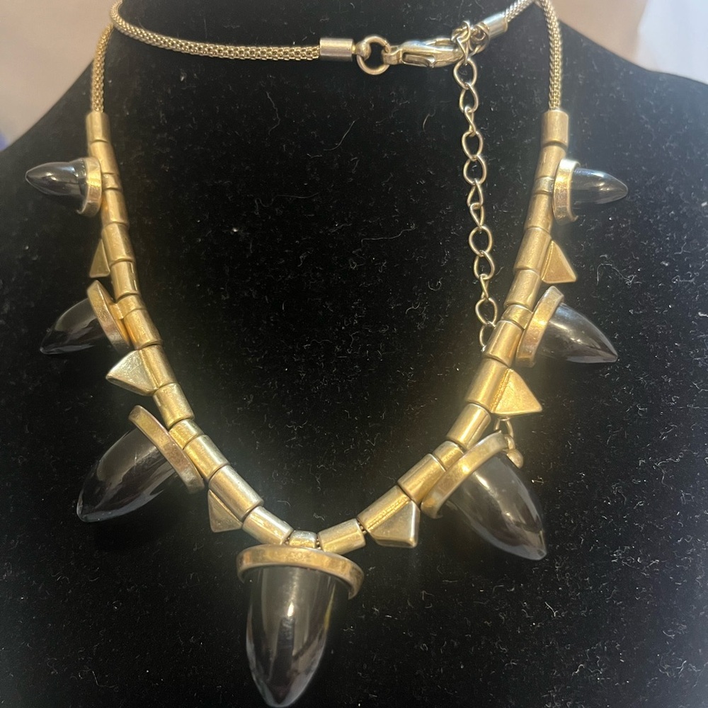 Chic Gold‎ and Black Necklace - Picture 2 of 2